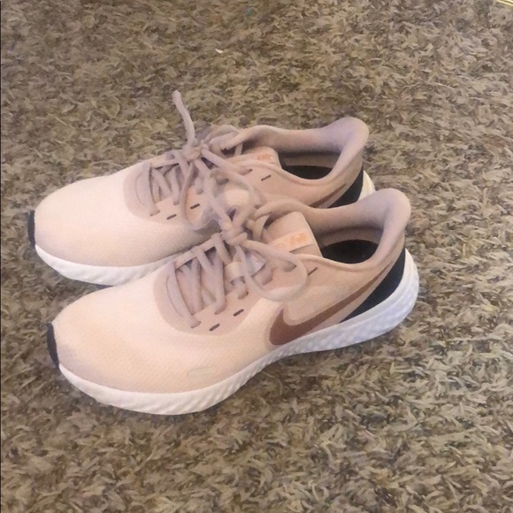 Nike revolution 5 running shoes - Picture 3 of 8